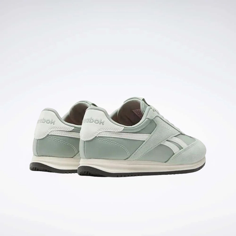 World 70 Women's Shoes