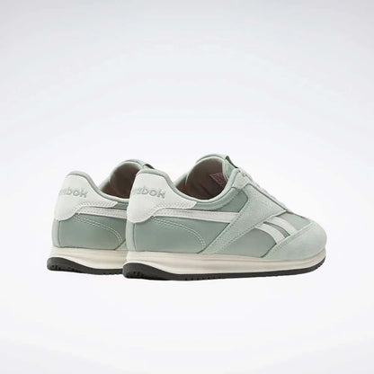 World 70 Women's Shoes