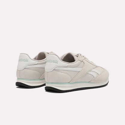 World 70 Women's Shoes